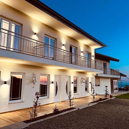 Sol Apartments Gjiri Lalzit Дуррес Экстерьер фото