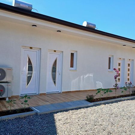 Sol Apartments Gjiri Lalzit Дуррес Экстерьер фото