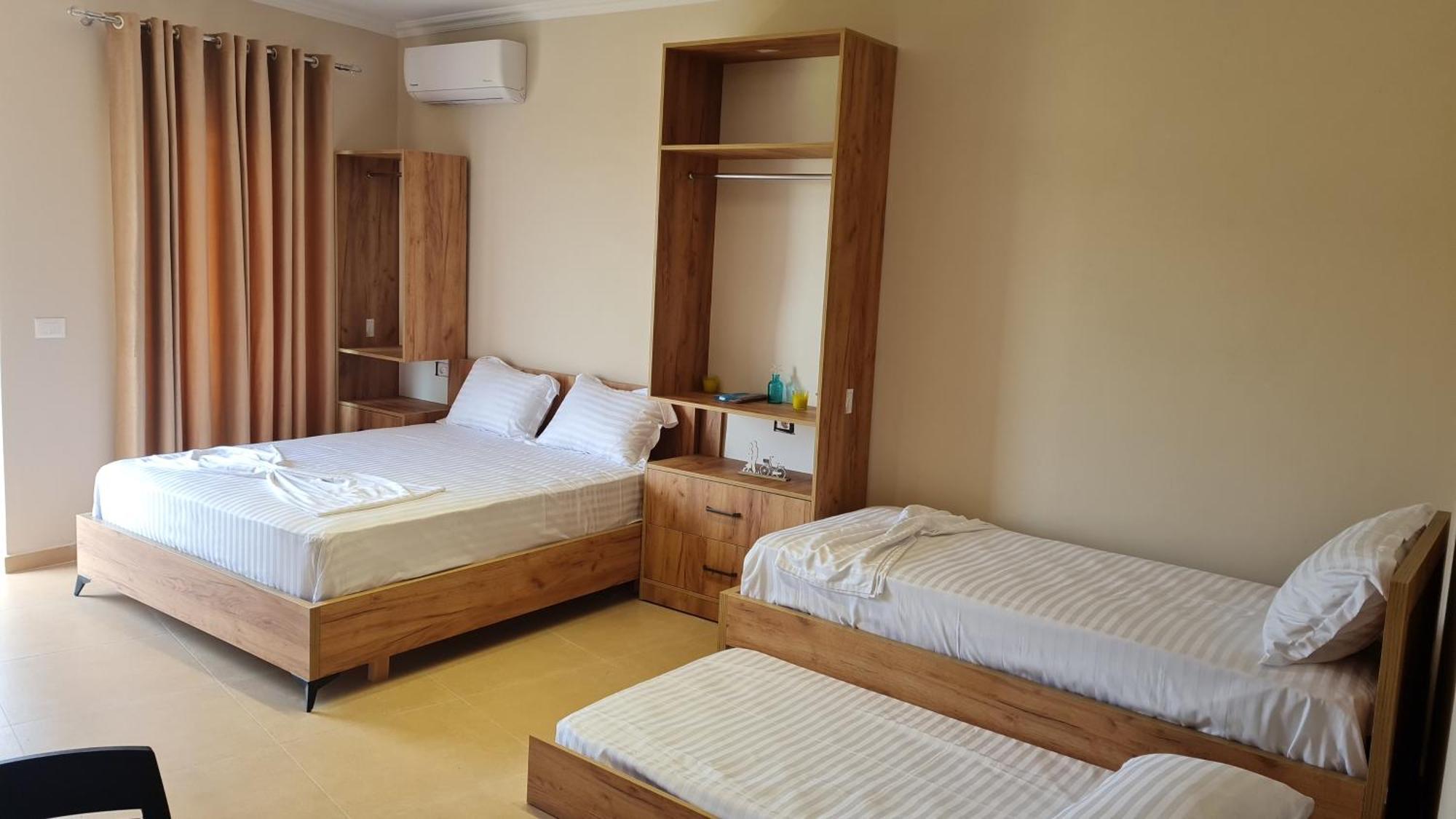 Sol Apartments Gjiri Lalzit Дуррес Экстерьер фото