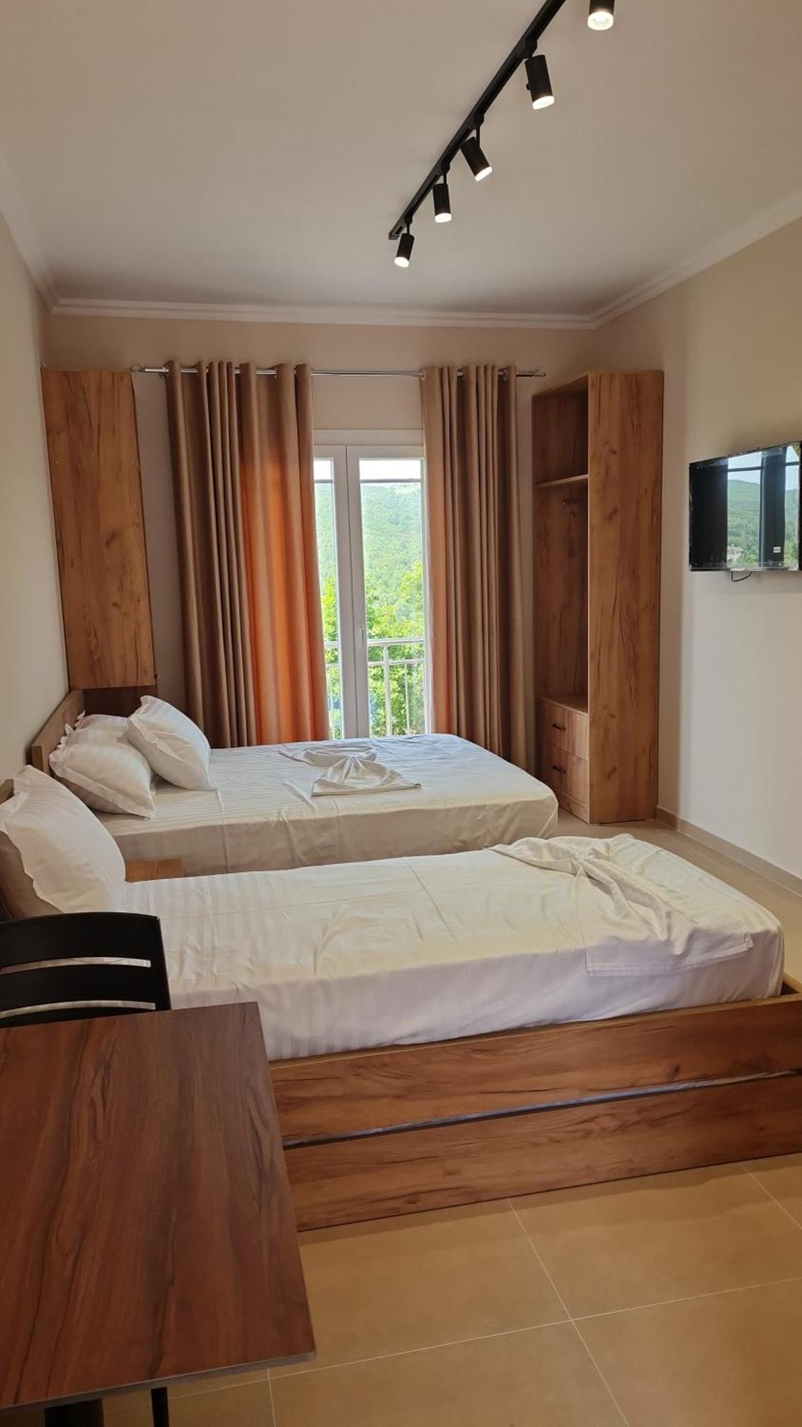 Sol Apartments Gjiri Lalzit Дуррес Экстерьер фото