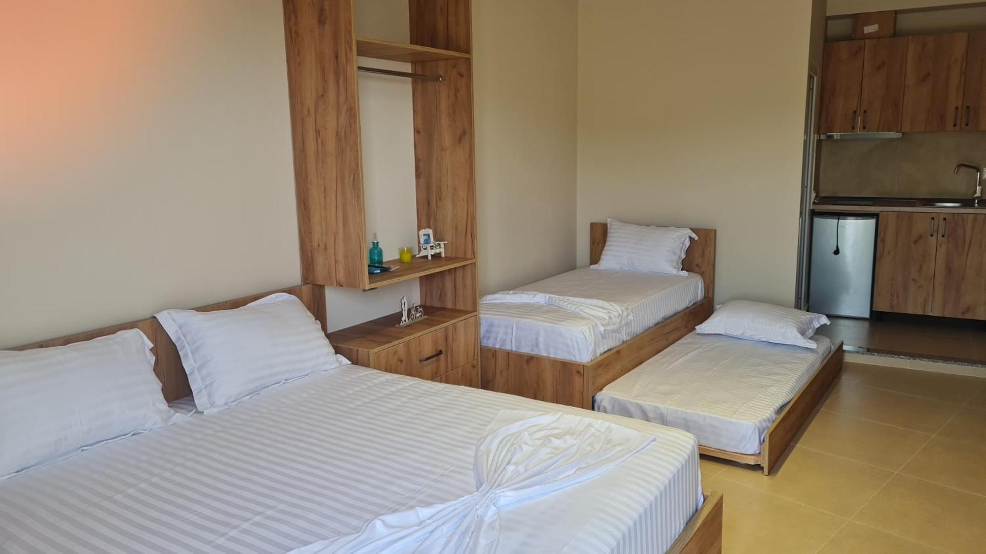 Sol Apartments Gjiri Lalzit Дуррес Экстерьер фото