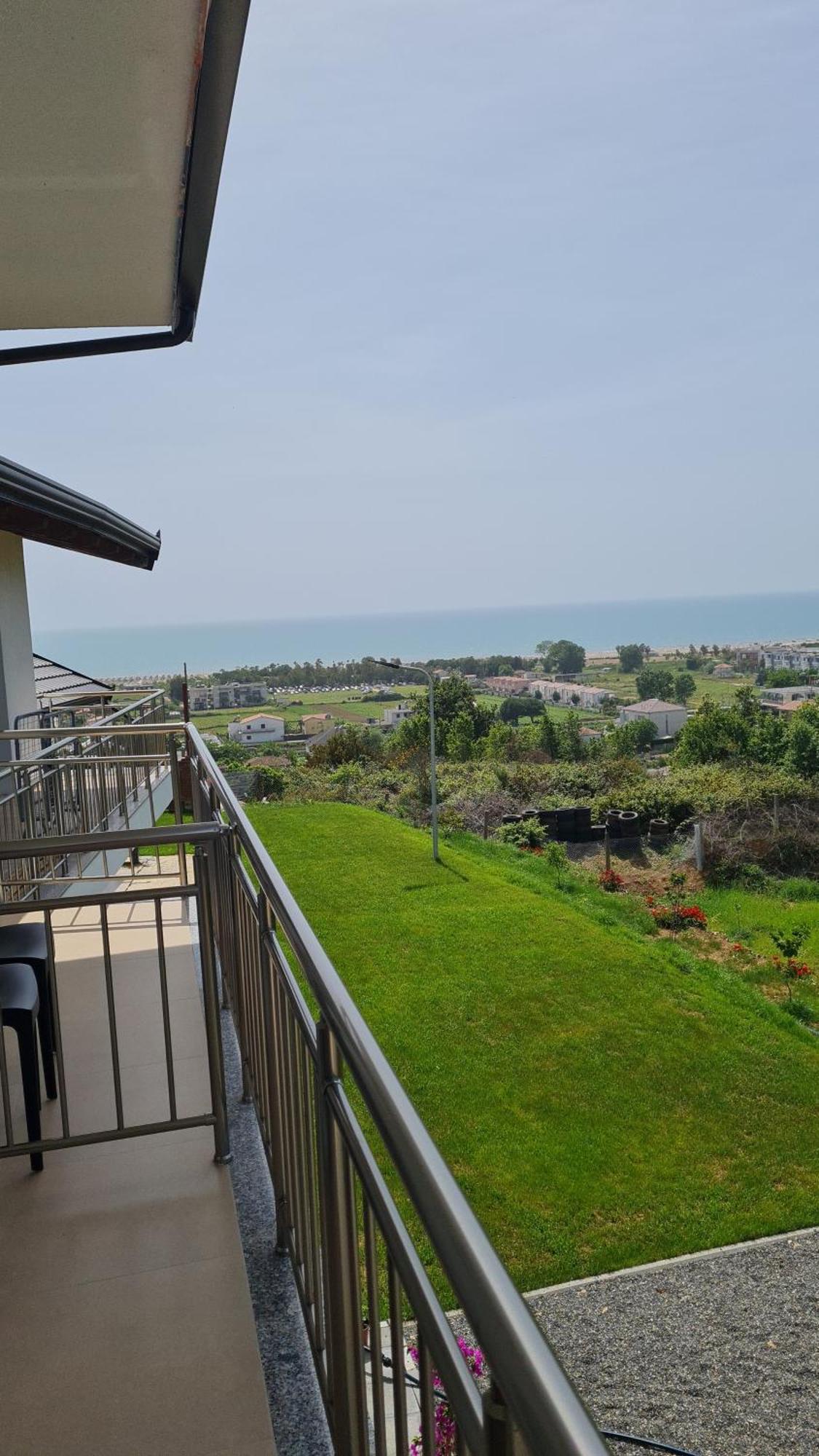 Sol Apartments Gjiri Lalzit Дуррес Экстерьер фото