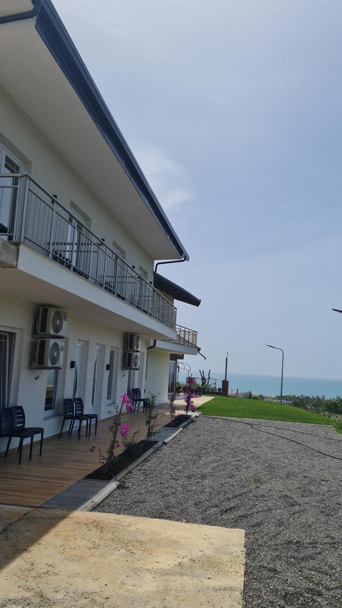 Sol Apartments Gjiri Lalzit Дуррес Экстерьер фото