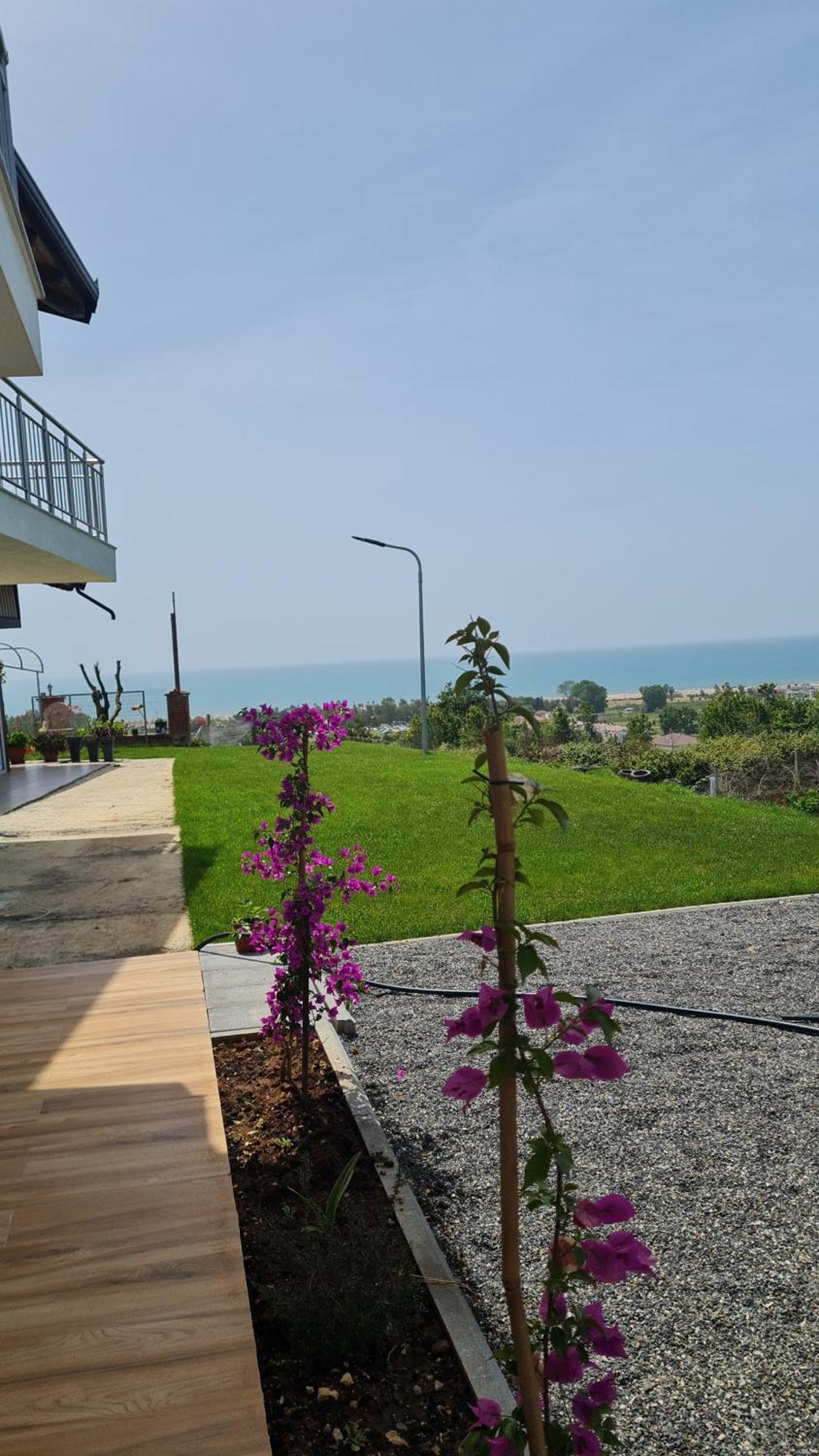 Sol Apartments Gjiri Lalzit Дуррес Экстерьер фото