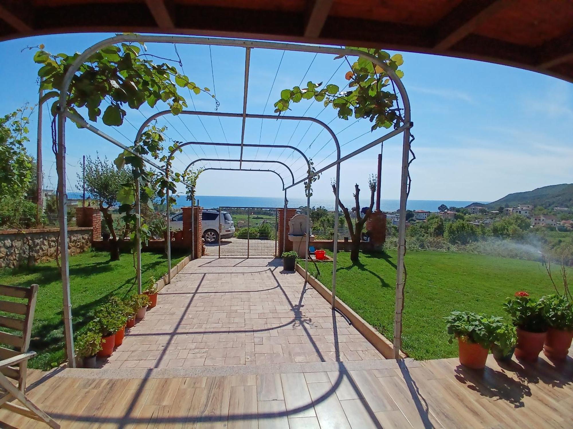 Sol Apartments Gjiri Lalzit Дуррес Экстерьер фото