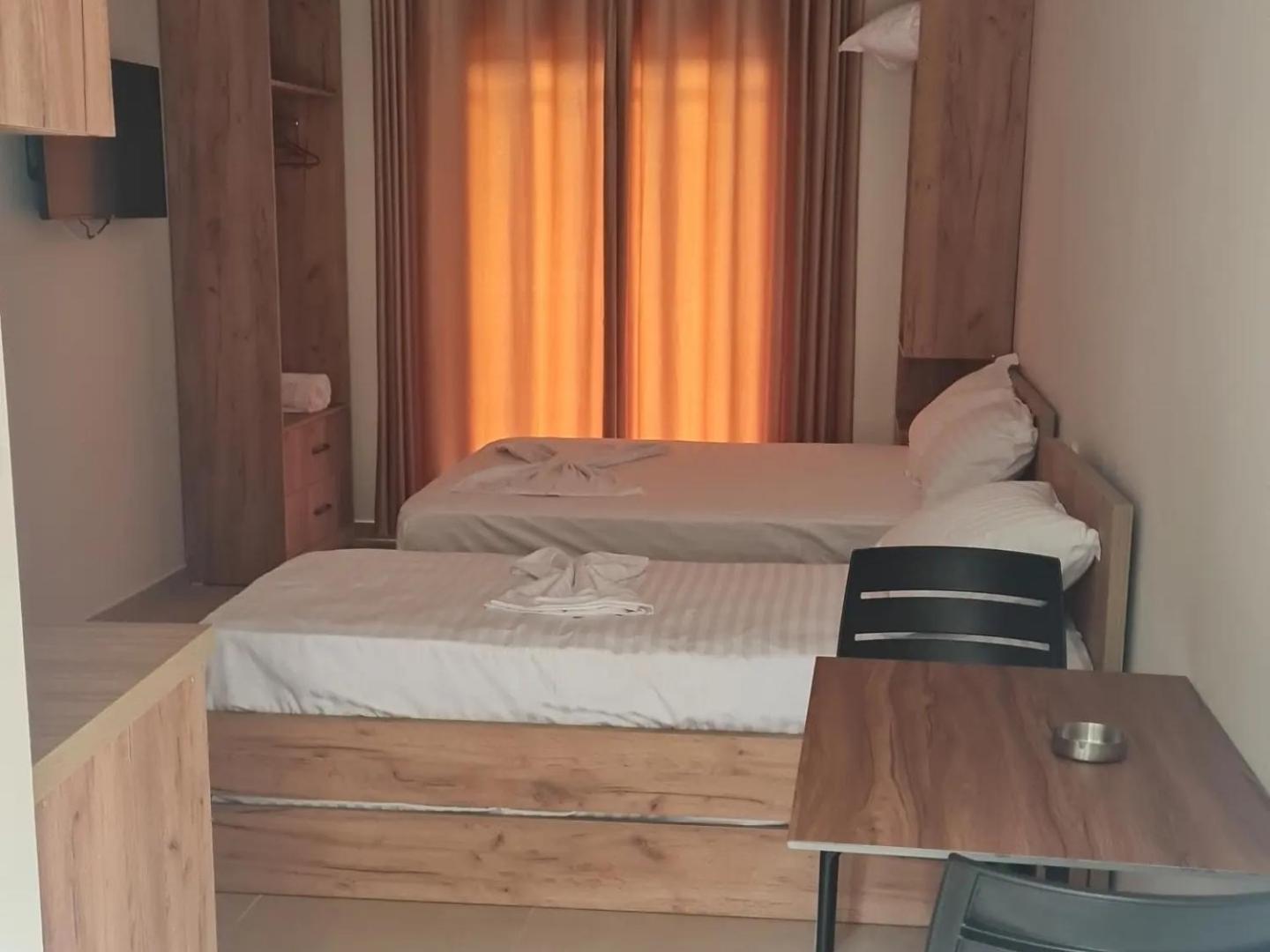 Sol Apartments Gjiri Lalzit Дуррес Экстерьер фото