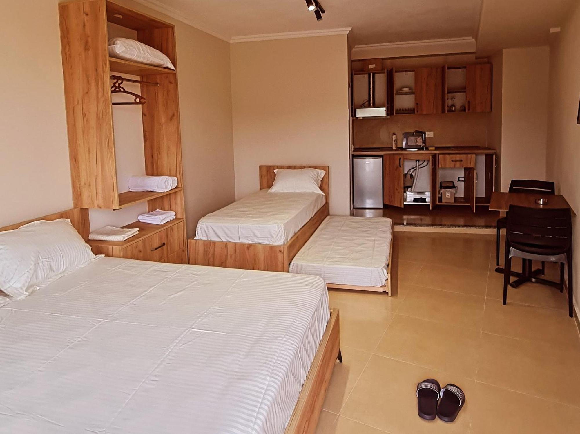 Sol Apartments Gjiri Lalzit Дуррес Экстерьер фото